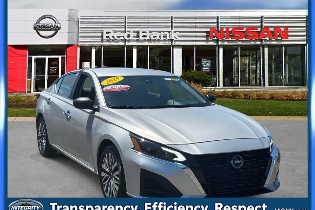 2025 Nissan Altima 2.5 SV photo 1