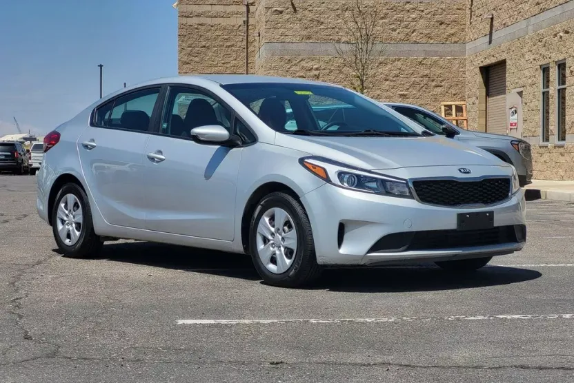 2017 Kia Forte LX Base photo 1