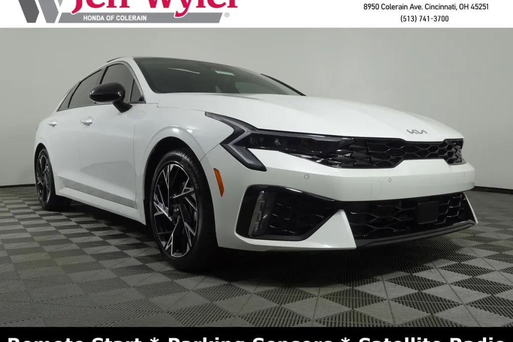2025 Kia K5 GT-Line photo 1