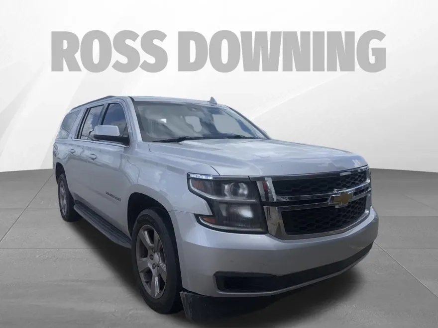 2016 Chevrolet Suburban LT photo 1