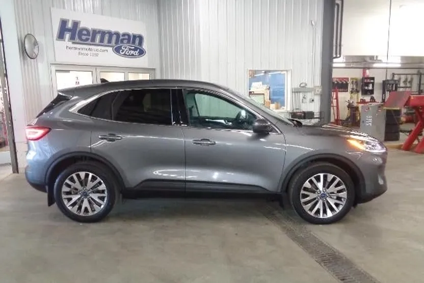 2022 Ford Escape Titanium photo 1