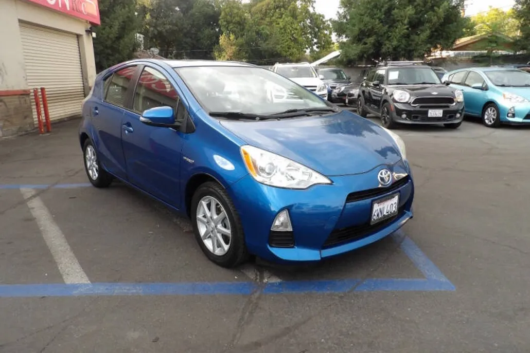 2012 Toyota Prius C Four photo 1