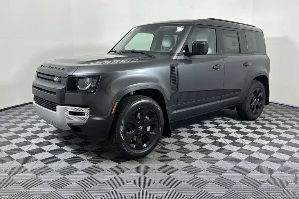 2025 Land Rover Defender 110 S photo 1