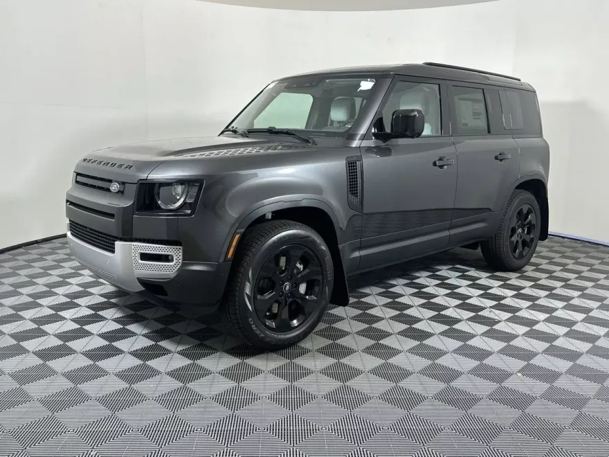 2025 Land Rover Defender 110 S photo 1
