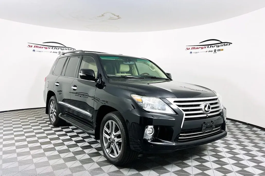2014 Lexus LX 570 photo 1