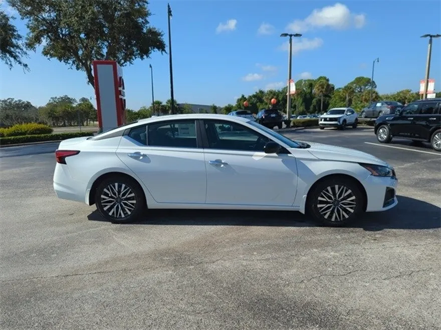 2025 Nissan Altima SV photo 1