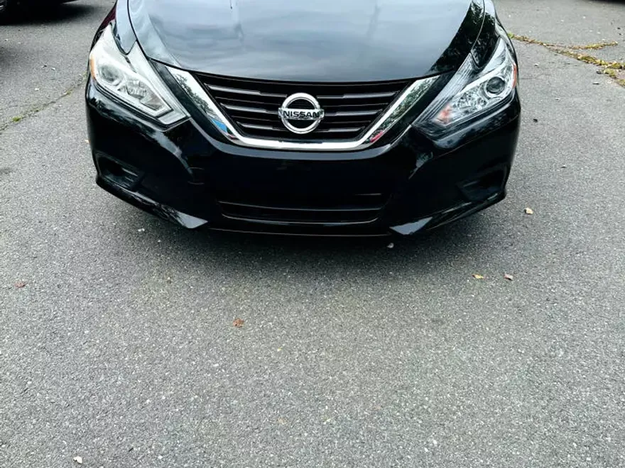 2017 Nissan Altima 2.5 S photo 1