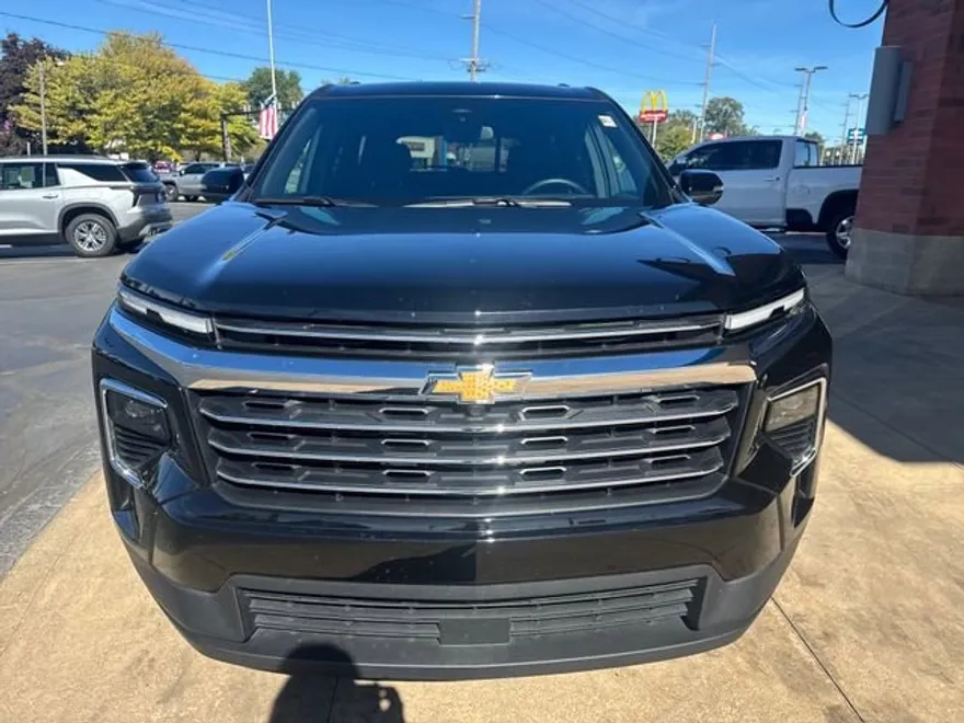 2025 Chevrolet Traverse photo 1