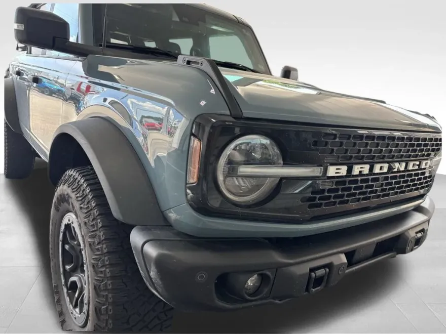 2023 Ford Bronco Base photo 1