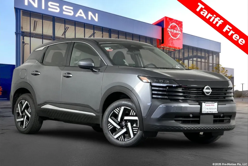 2025 Nissan Kicks SV photo 1