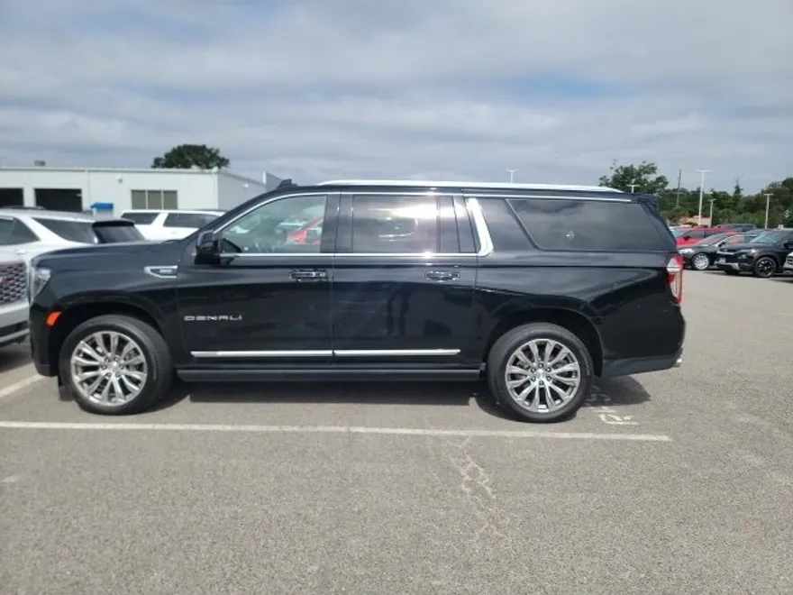 2022 Gmc Yukon XL Denali photo 1