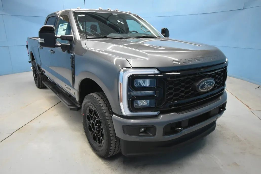 2025 Ford F-350 Lariat photo 1