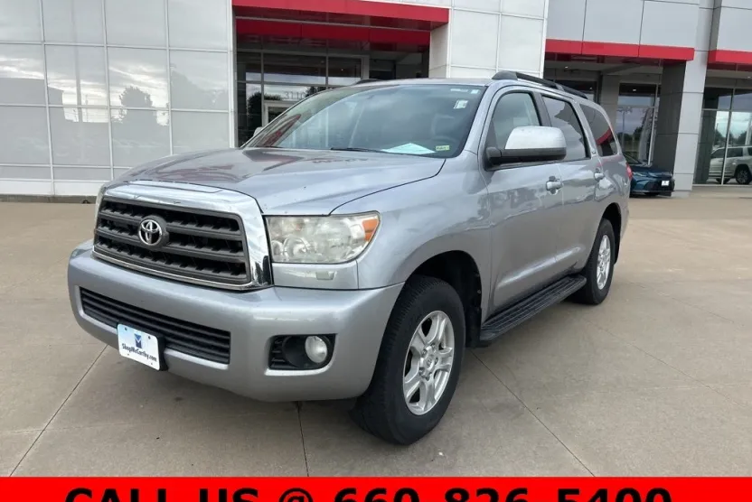 2012 Toyota Sequoia SR5 photo 1
