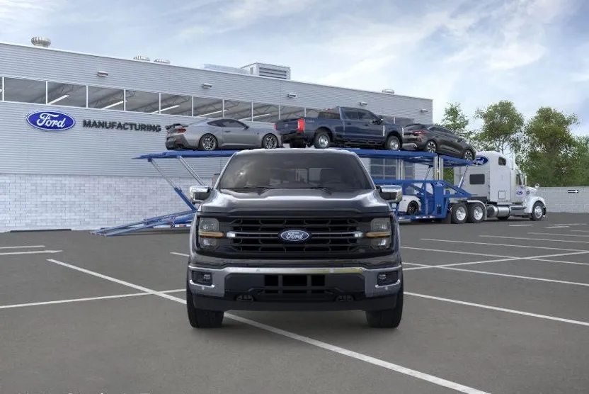 2025 Ford F-150 XLT photo 1