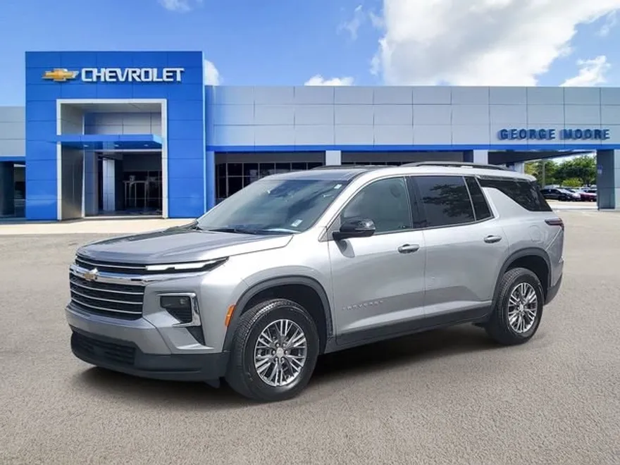 2025 Chevrolet Traverse photo 1