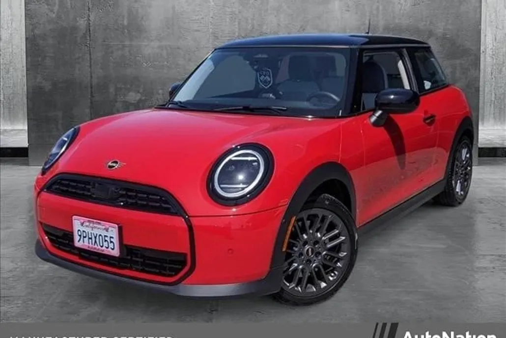 2025 Mini Cooper 2 Door Hardtop Signature photo 1