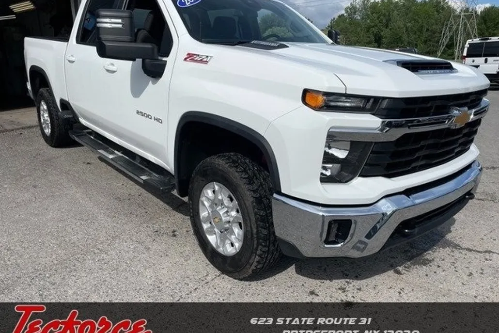 2024 Chevrolet Silverado 2500HD LT photo 1