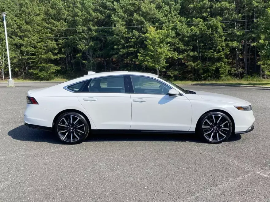 2025 Honda Accord Hybrid Touring photo 1