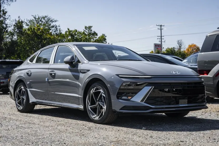 2026 Hyundai Sonata SEL Sport photo 1