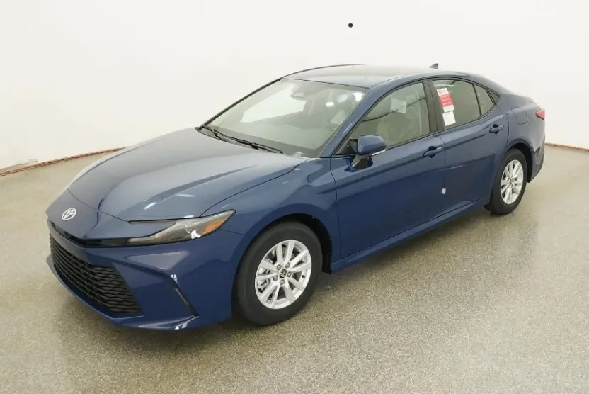 2026 Toyota Camry LE photo 1