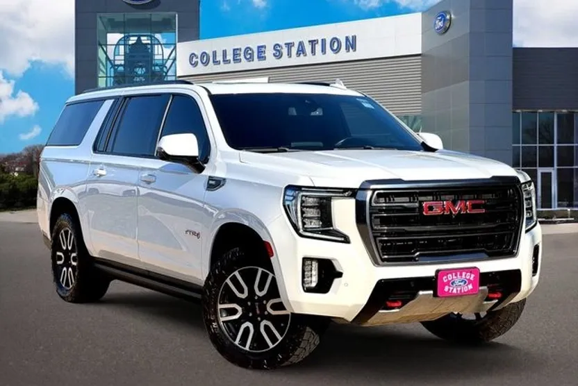 2022 Gmc Yukon XL AT4 photo 1