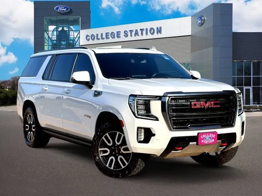 2022 Gmc Yukon XL AT4 photo 1