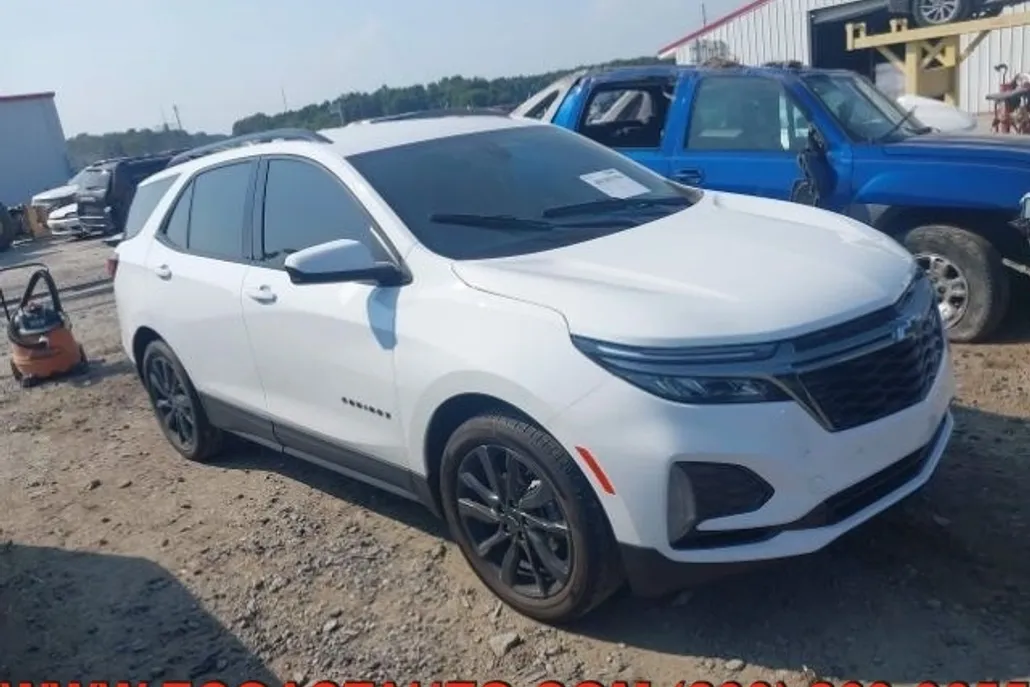2023 Chevrolet Equinox RS photo 1