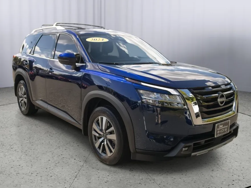 2024 Nissan Pathfinder SL photo 1