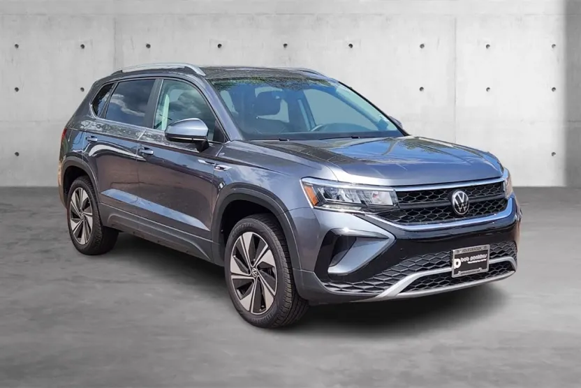 2024 Volkswagen Taos SE photo 1