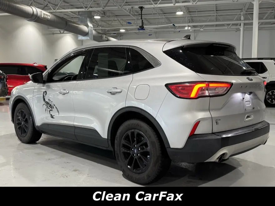 2020 Ford Escape SE photo 1