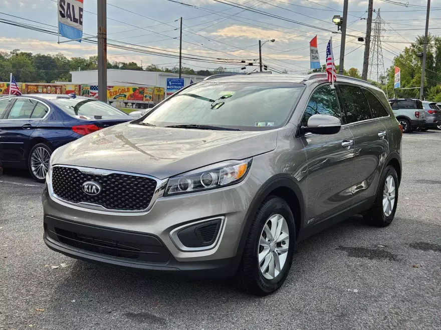 2016 Kia Sorento LX photo 1