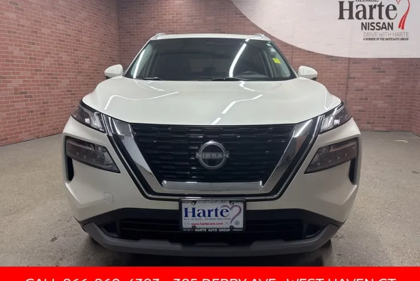 2022 Nissan Rogue SV photo 1