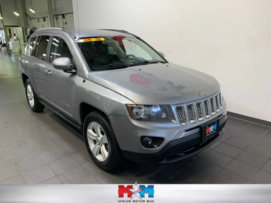 2017 Jeep Compass Latitude photo 1