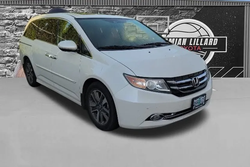 2015 Honda Odyssey Touring Elite photo 1