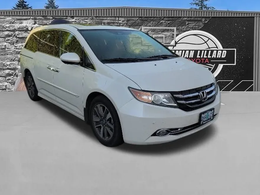2015 Honda Odyssey Touring Elite photo 1
