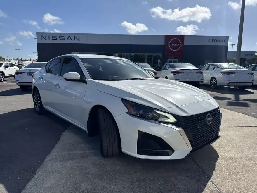2023 Nissan Altima 2.5 SV photo 1