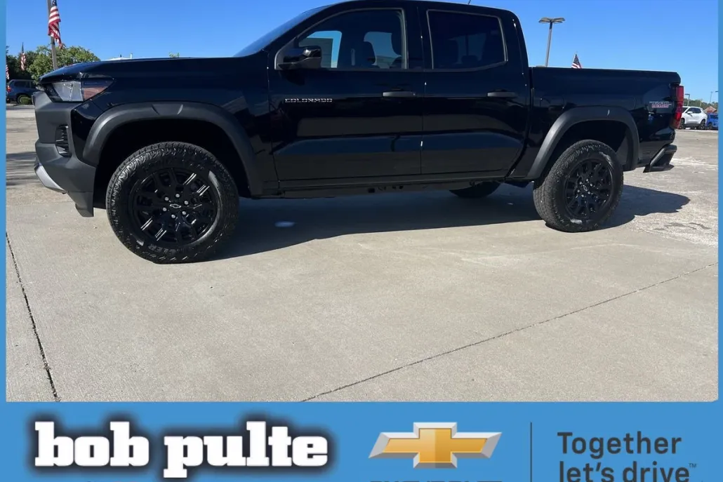 2026 Chevrolet Colorado Trail Boss photo 1