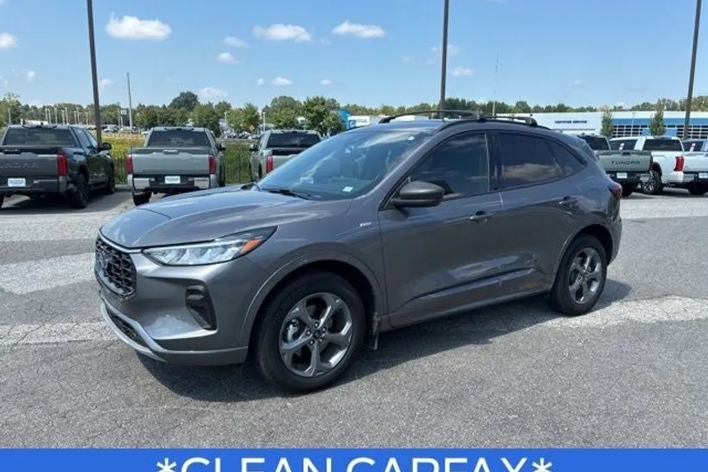 2024 Ford Escape ST-Line photo 1