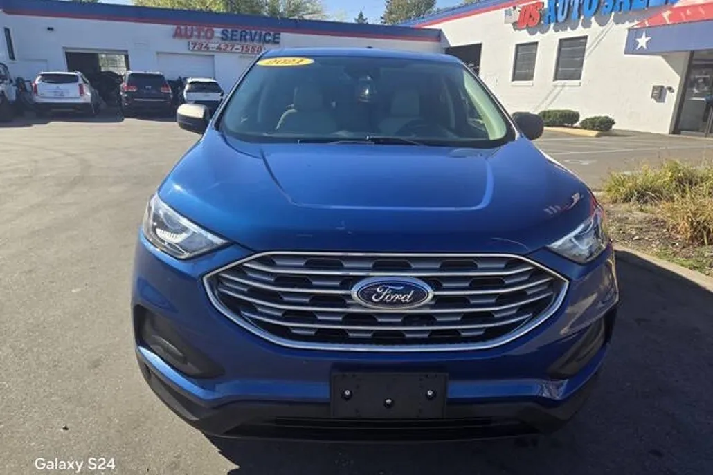 2021 Ford Edge SE photo 1