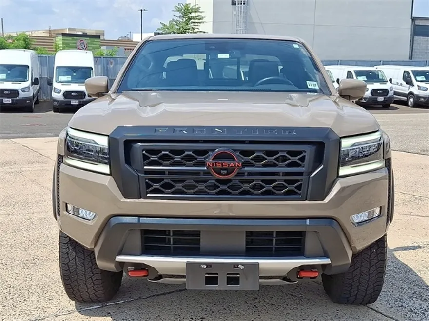 2023 Nissan Frontier PRO-4X photo 1