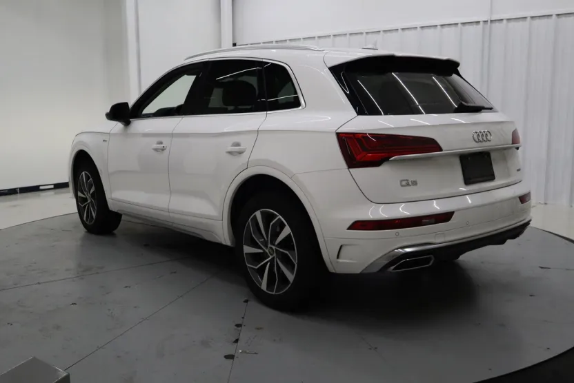 2023 Audi Q5 45 S line Premium photo 1