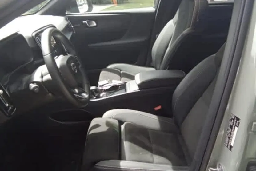 2023 Volvo C40 Recharge Ultimate photo 1