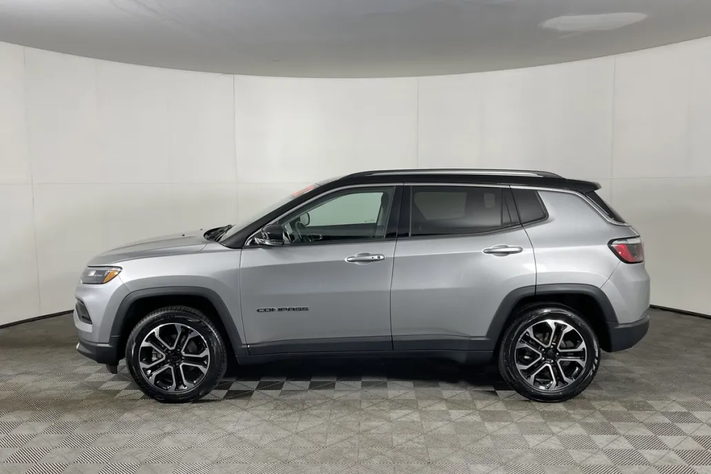 2022 Jeep Compass Limited photo 1