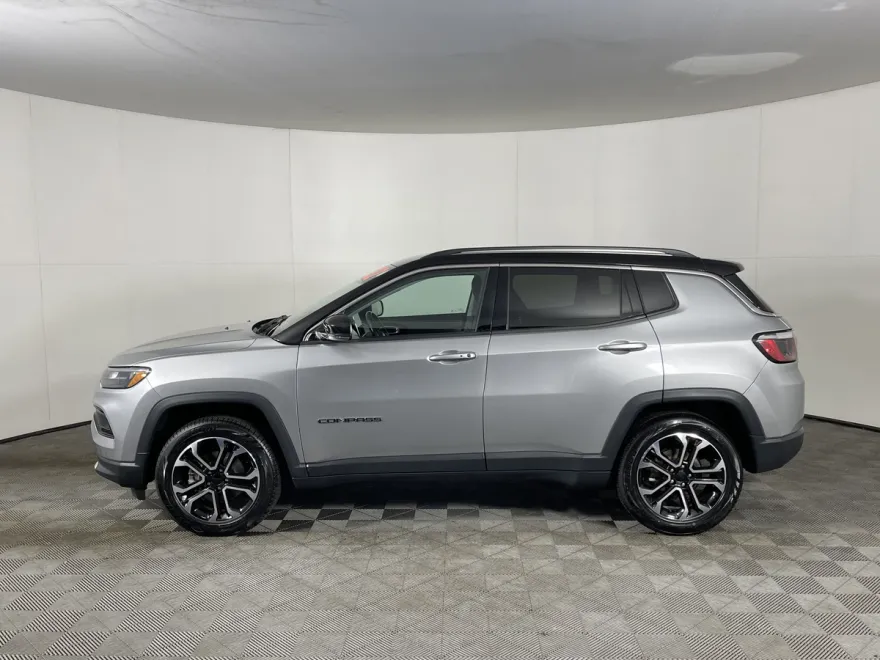 2022 Jeep Compass Limited photo 1