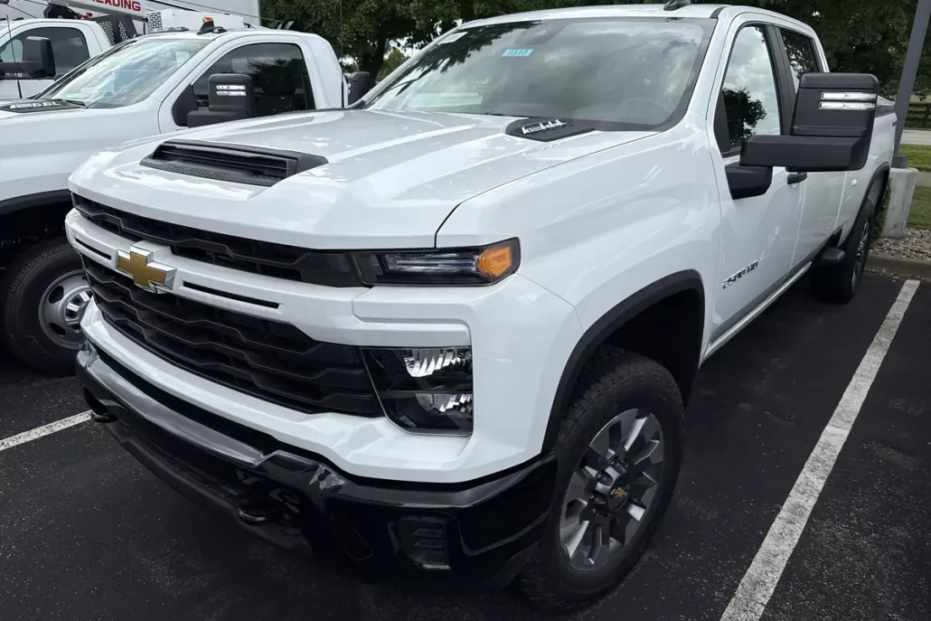 2025 Chevrolet Silverado 2500HD Custom photo 1