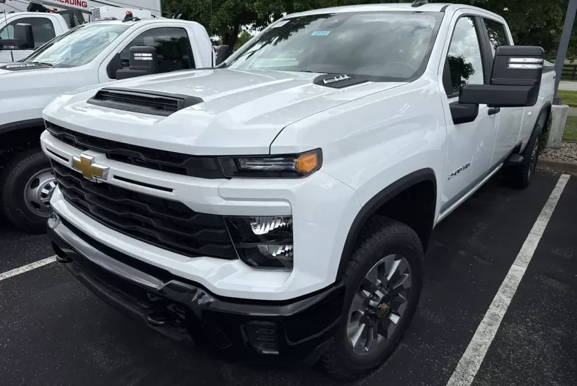 2025 Chevrolet Silverado 2500HD Custom photo 1