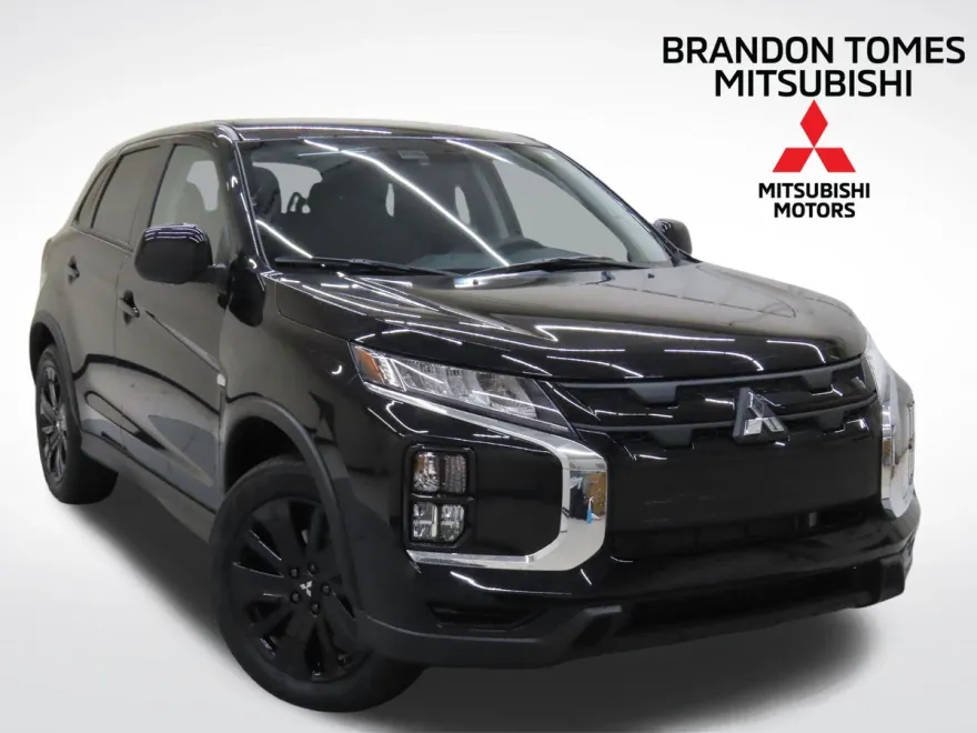 2025 Mitsubishi Outlander Sport LE photo 1