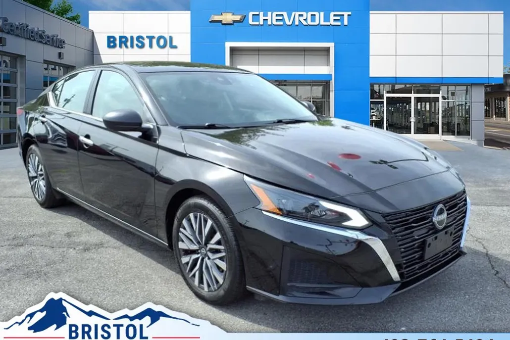 2024 Nissan Altima 2.5 SV photo 1