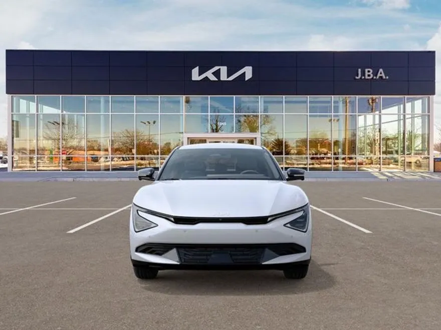 2025 Kia EV6 Wind photo 1