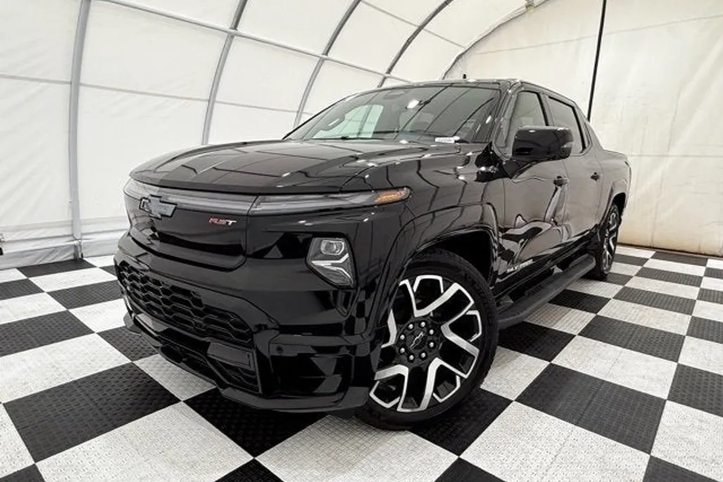 2024 Chevrolet Silverado EV RST photo 1